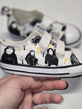 Kids White Monkey Print Canvas Sneakers - Converse Size 9 Toddler